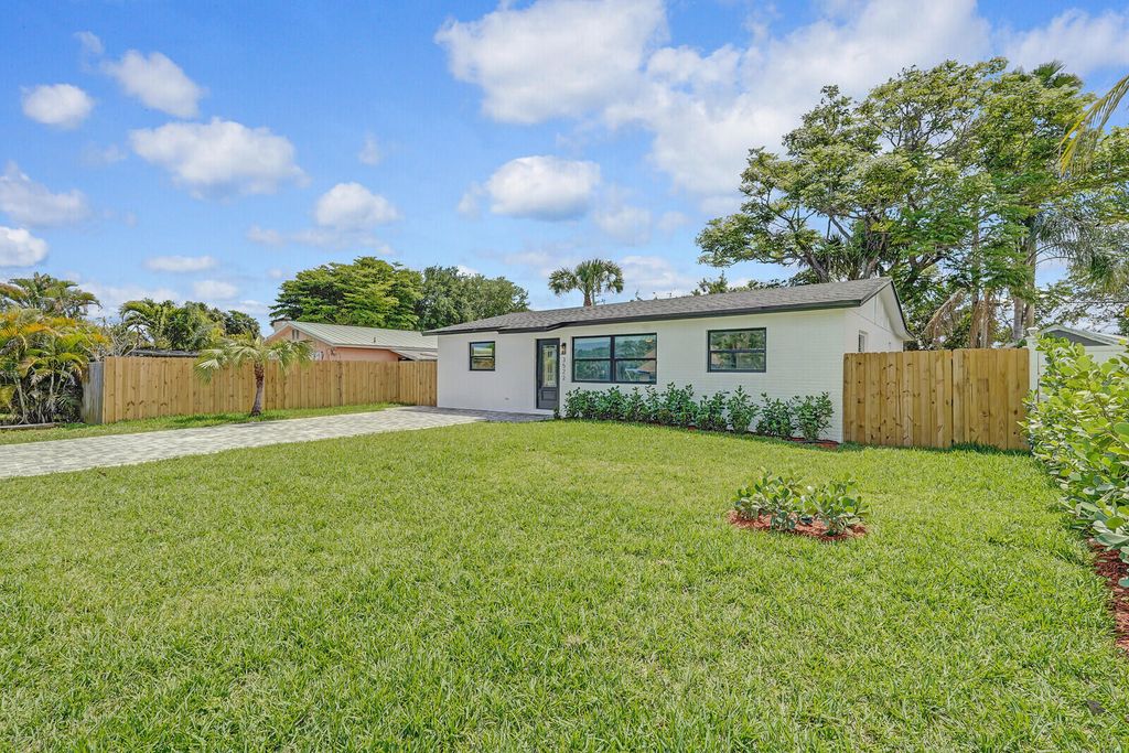 Photo of 3522 Betty Ann Court, Palm Beach Gardens, FL 33403 (MLS # R10974654)
