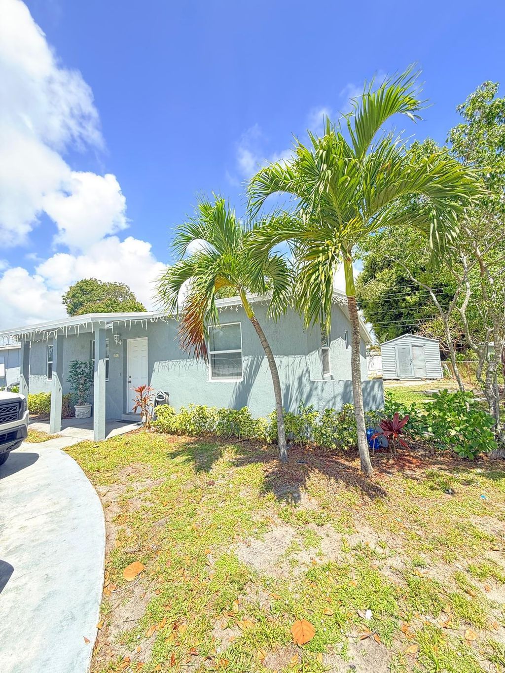 Photo of 1549 NE 48th Street, Pompano Beach, FL 33064 (MLS # B26012554)