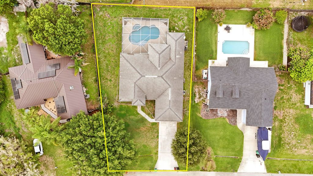 Photo of 436 SW Bradshaw Circle, Port Saint Lucie, FL 34953 (MLS # B26046953)