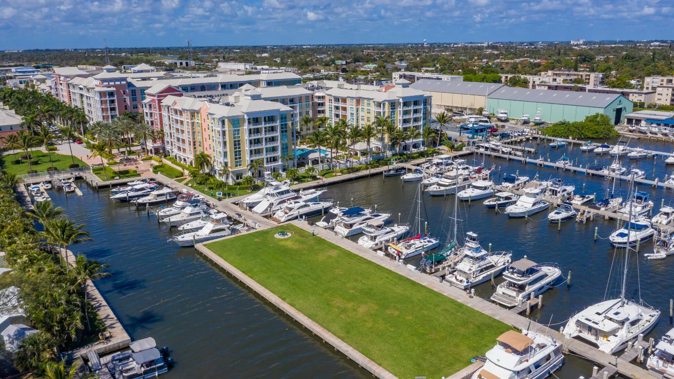 MOORINGS AT LANTANA CONDO 3 - Residential