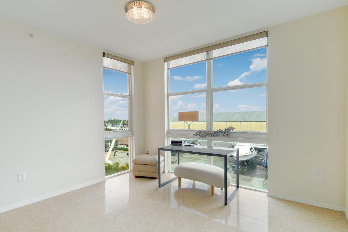 MOORINGS AT LANTANA CONDO 3 - Residential