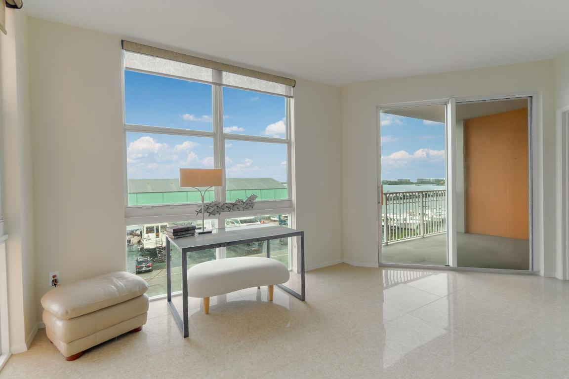 MOORINGS AT LANTANA CONDO 3 - Residential