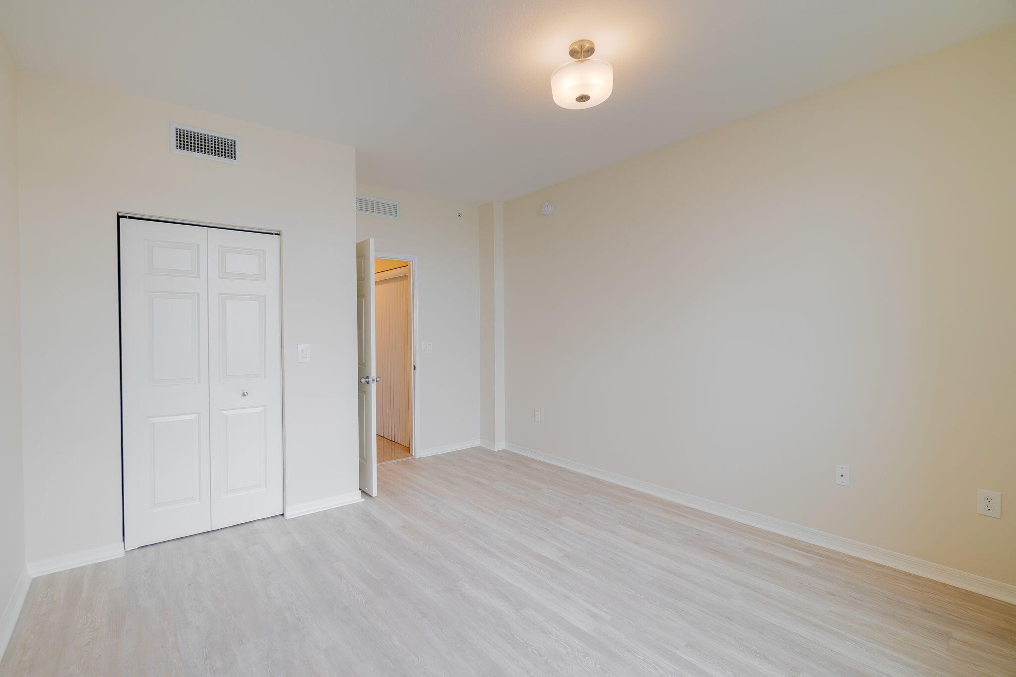 MOORINGS AT LANTANA CONDO - Residential