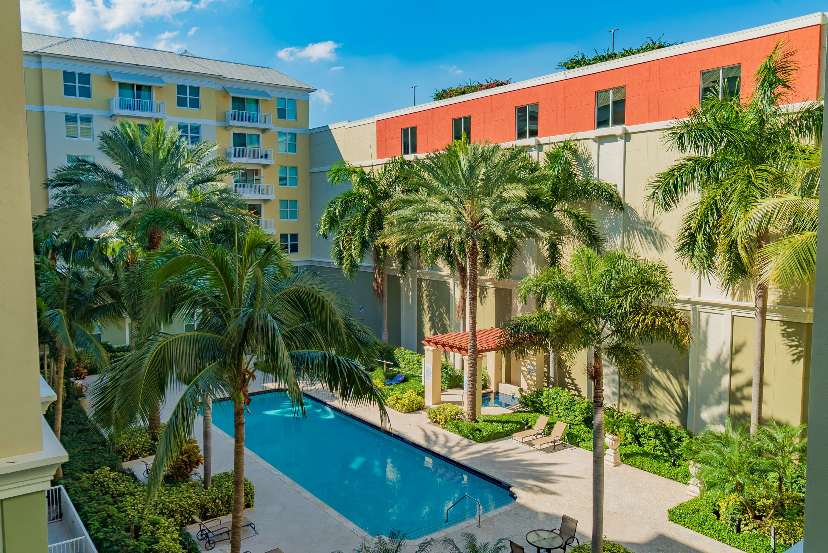 MOORINGS AT LANTANA CONDO - Residential
