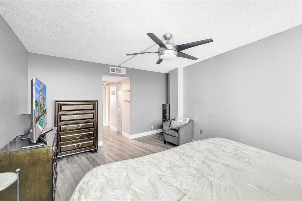 LAKE POINT TOWER CONDOMIN - Residential Lease