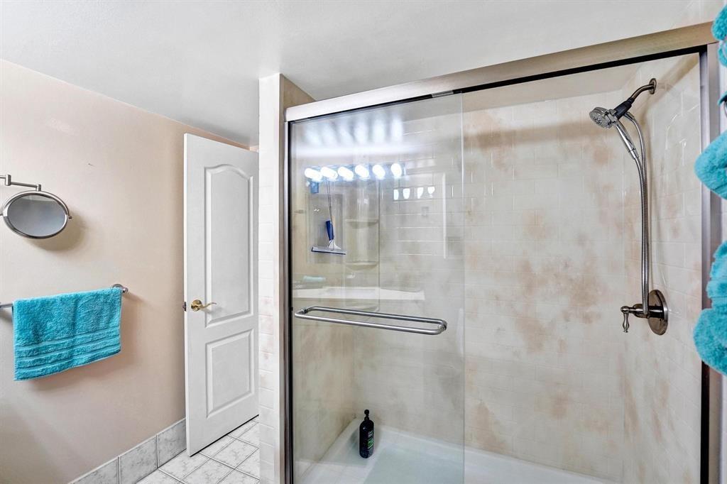 LAKE POINT TOWER CONDOMIN - Residential Lease