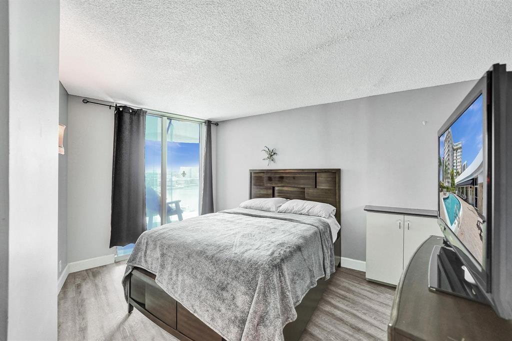 LAKE POINT TOWER CONDOMIN - Residential Lease
