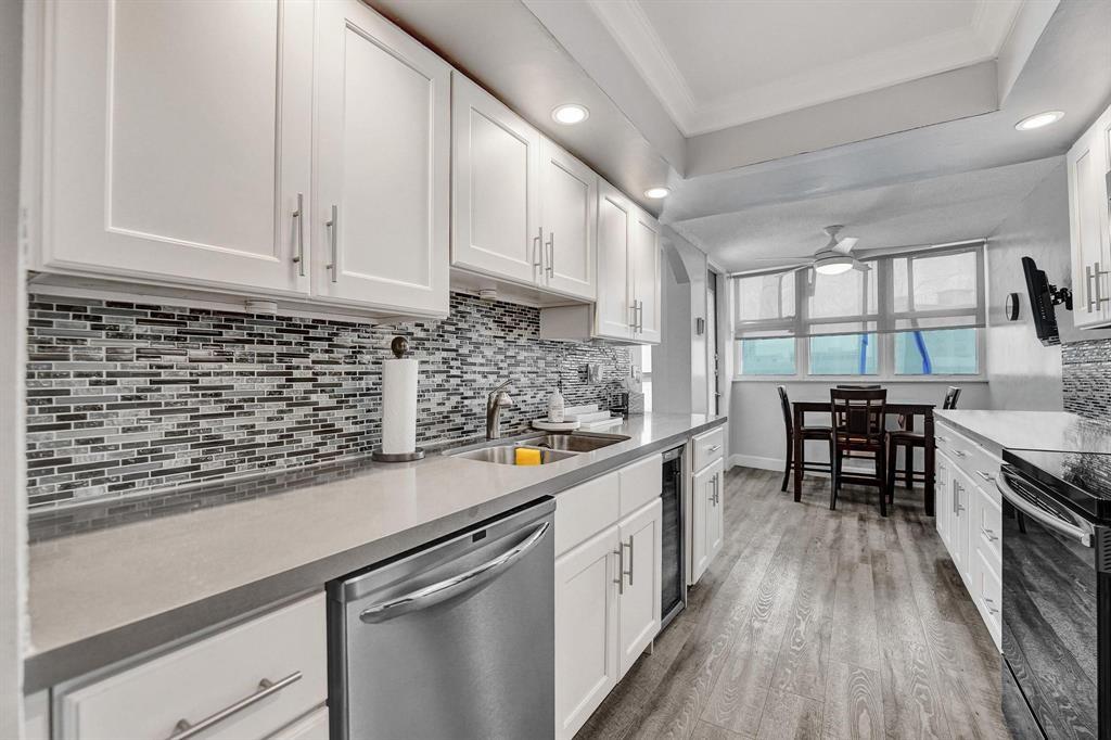 LAKE POINT TOWER CONDOMIN - Residential Lease