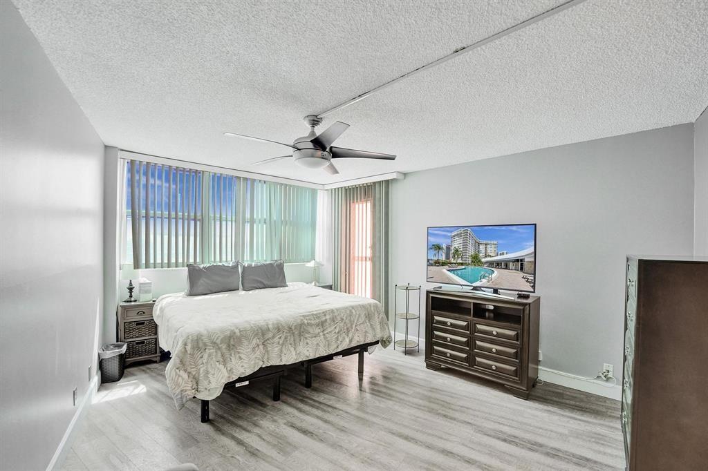 LAKE POINT TOWER CONDOMIN - Residential Lease
