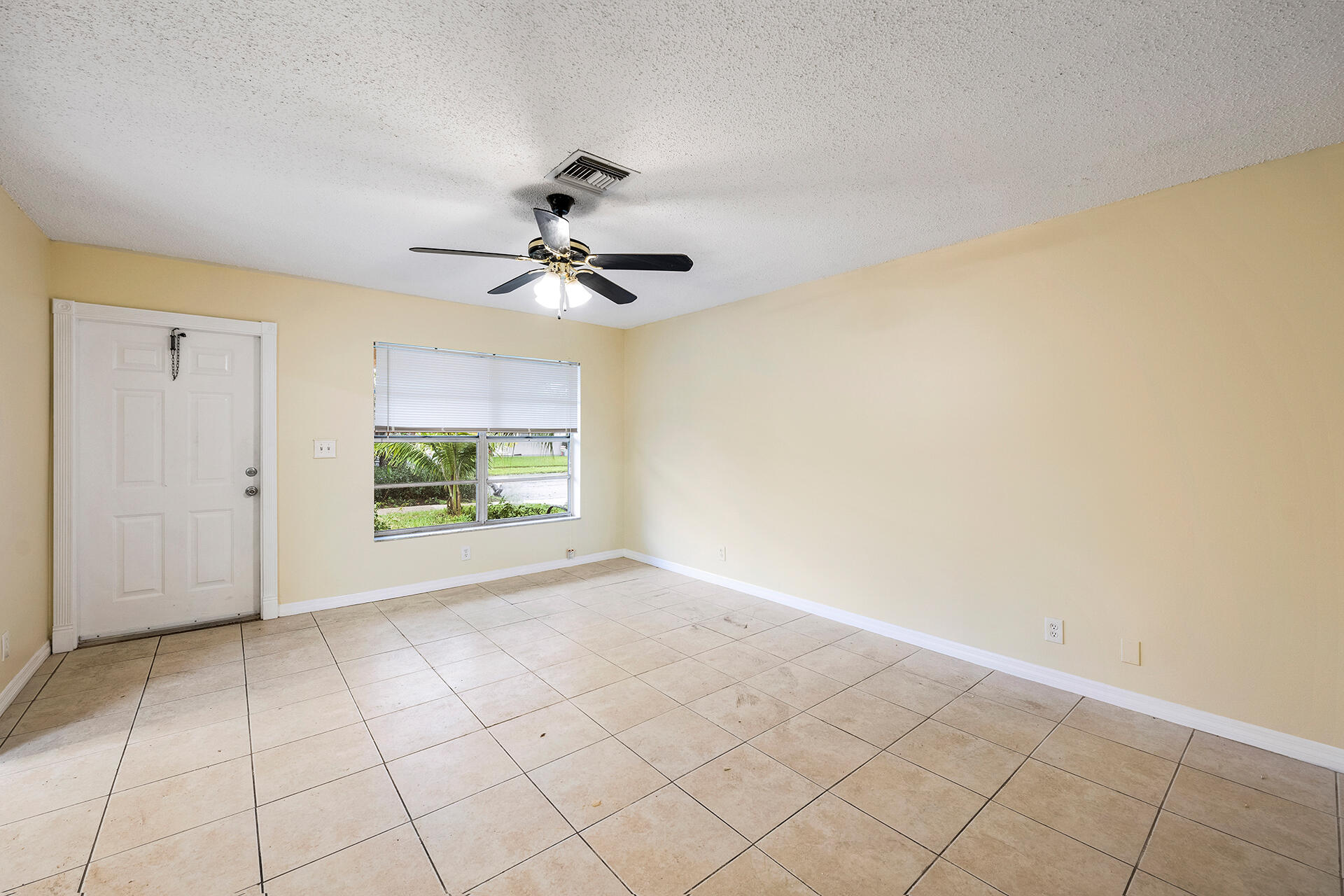 SUMMERTIME HILLS - Residential Lease