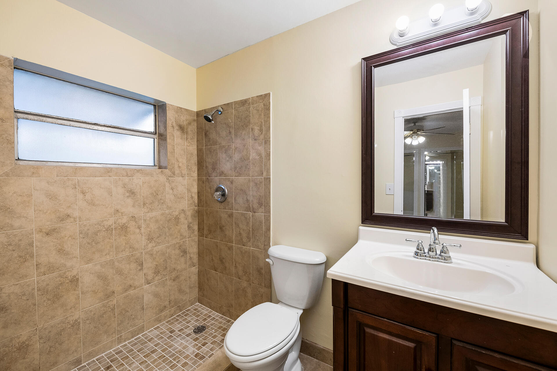 SUMMERTIME HILLS - Residential Lease