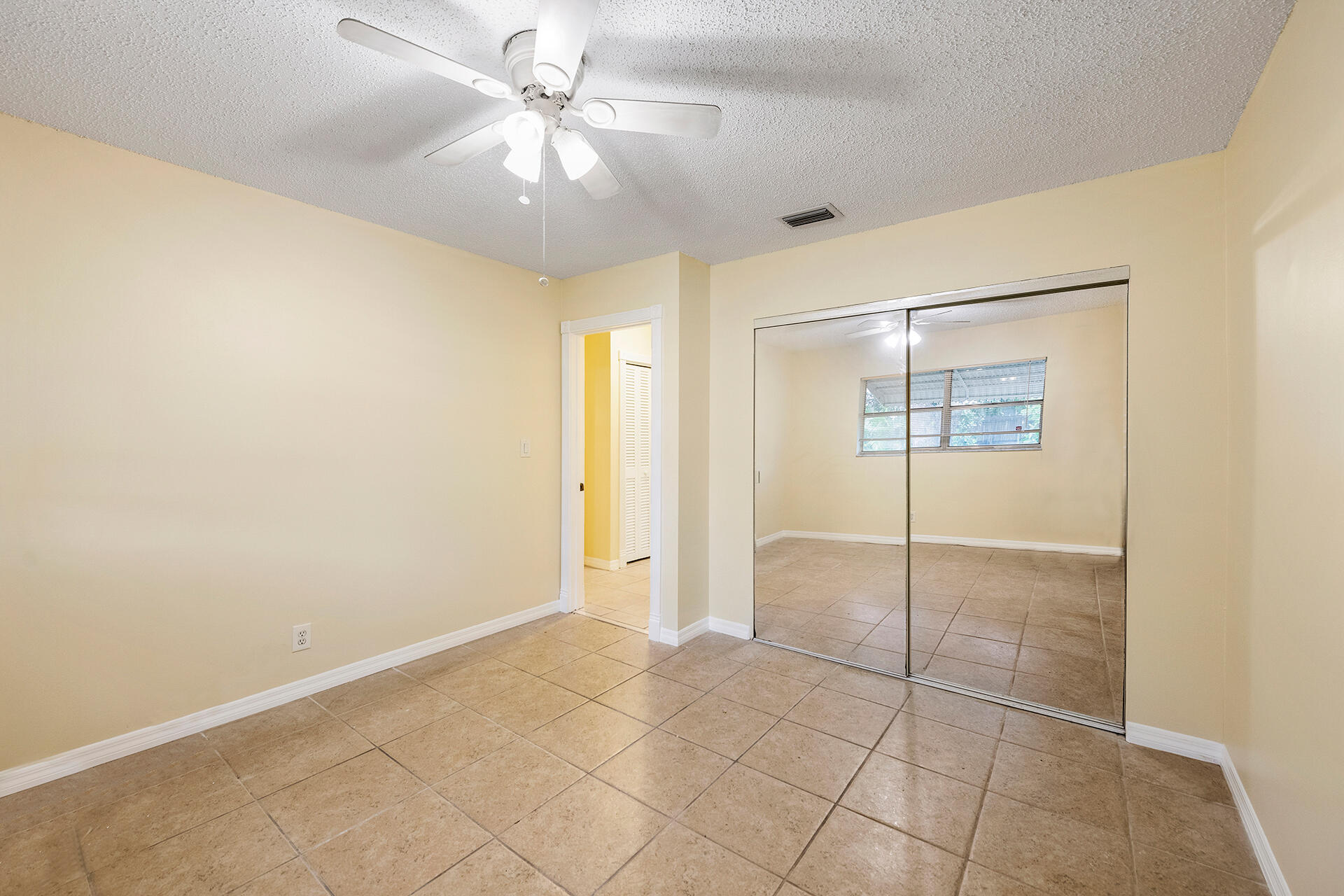 SUMMERTIME HILLS - Residential Lease