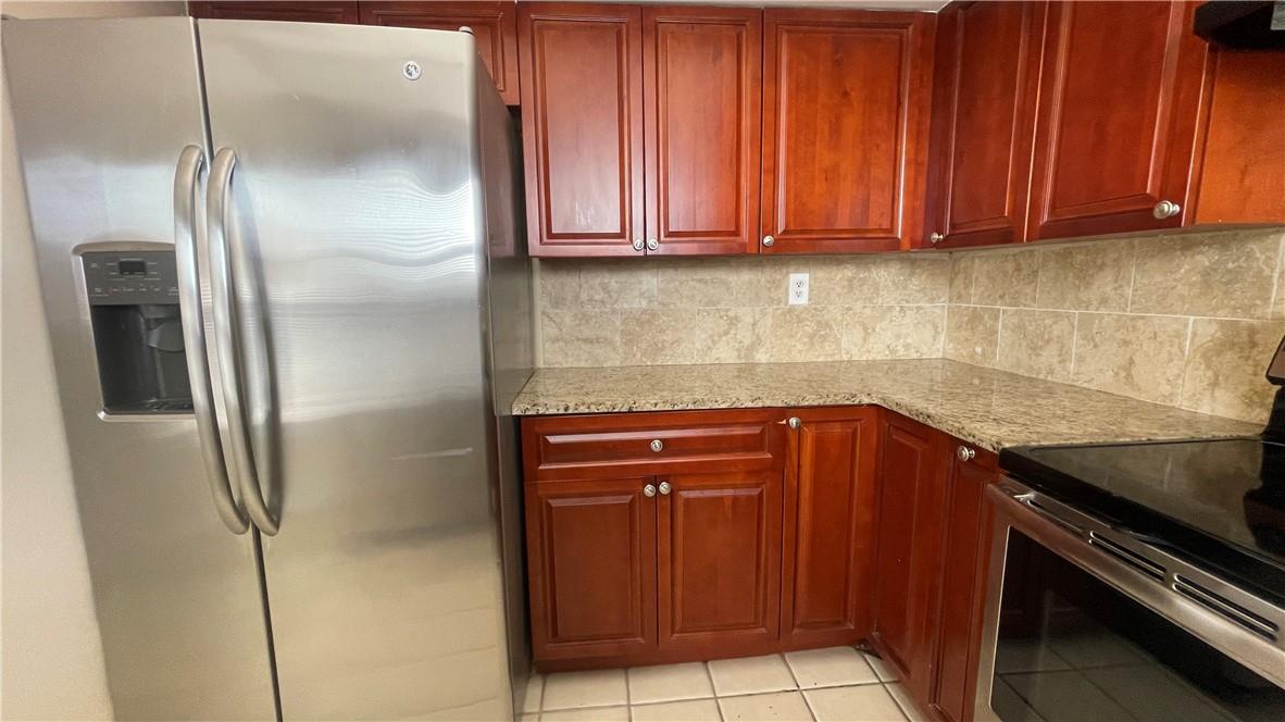 CASTLEWOOD - Residential Lease