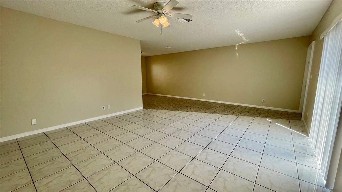 CASTLEWOOD - Residential Lease