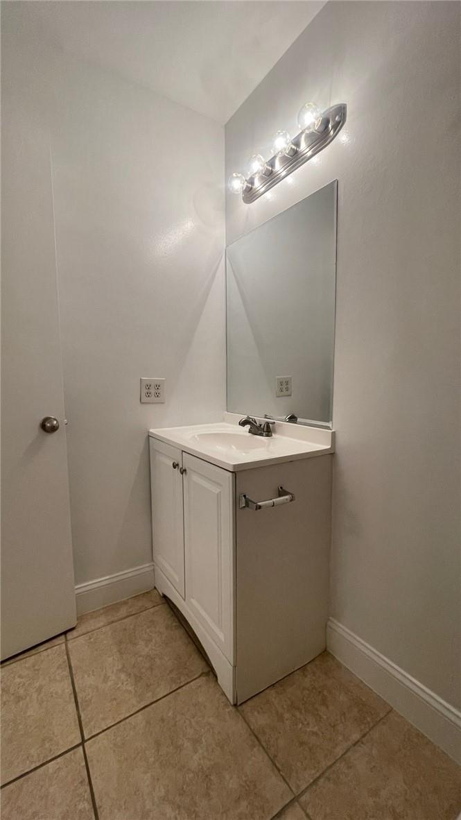 CASTLEWOOD - Residential Lease