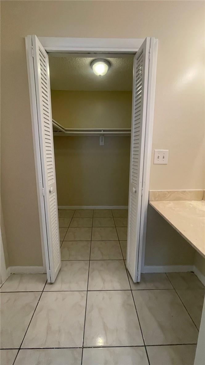 CASTLEWOOD - Residential Lease