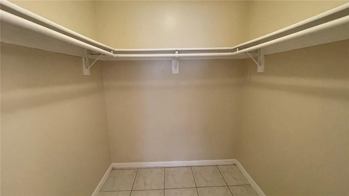 CASTLEWOOD - Residential Lease