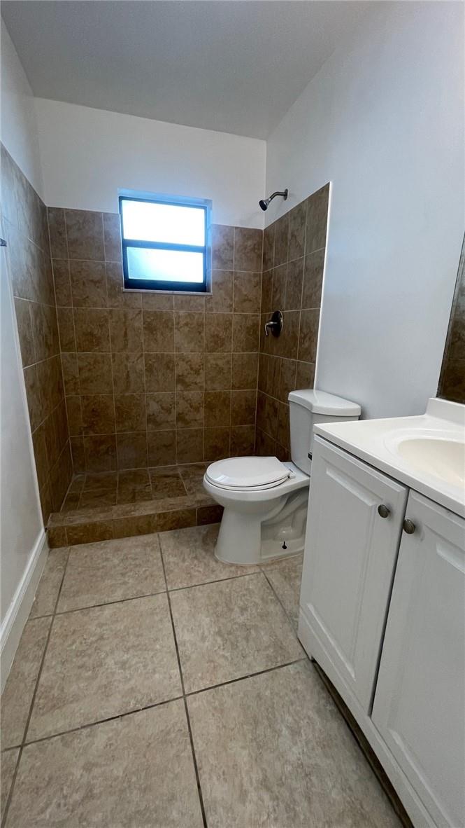 CASTLEWOOD - Residential Lease