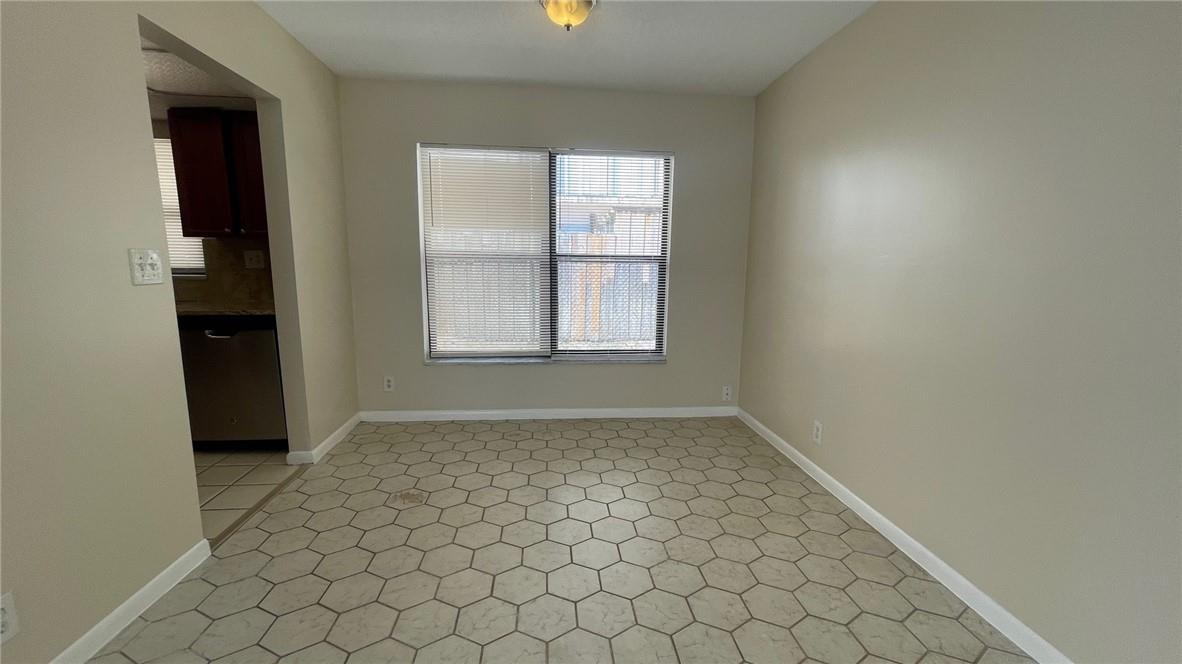 CASTLEWOOD - Residential Lease