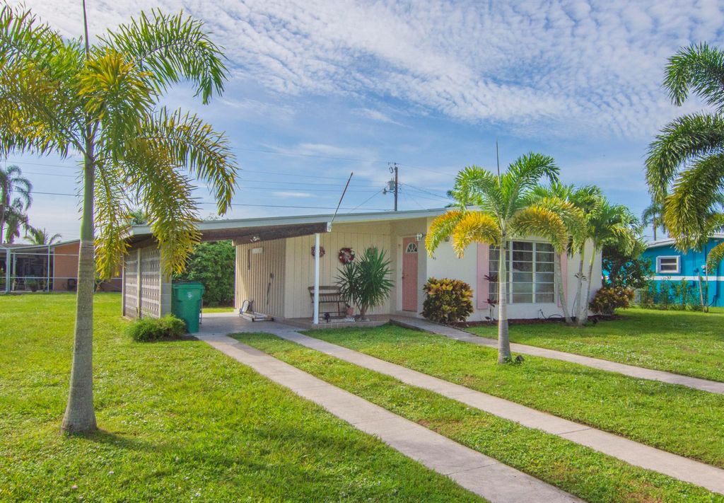 Photo of 2863 SE Merritt Terrace, Port Saint Lucie, FL 34952 (MLS # R11119427)