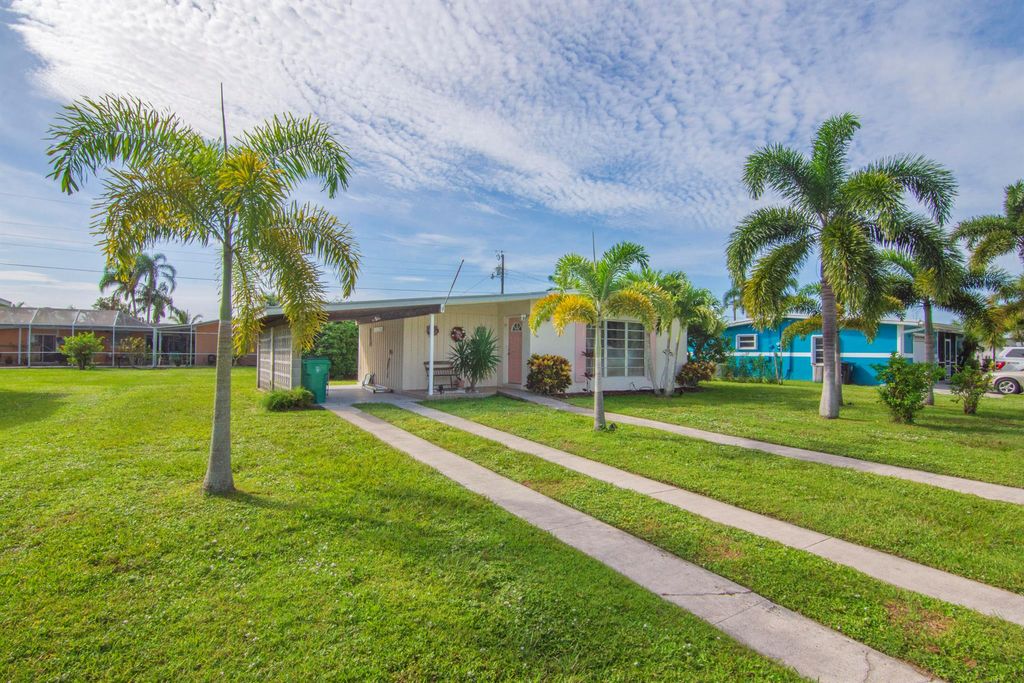 Photo of 2863 SE Merritt Terrace, Port Saint Lucie, FL 34952 (MLS # R11119427)