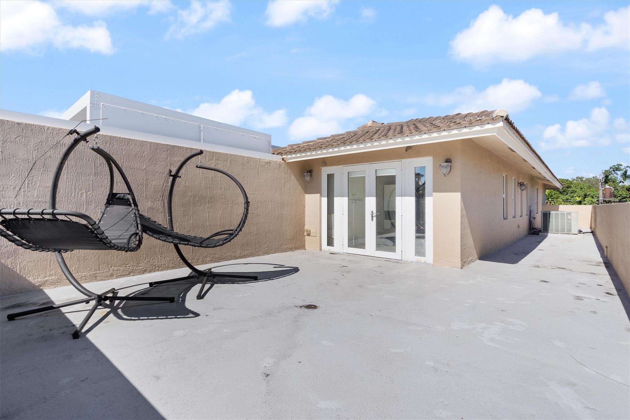 Canary Palm - Residential