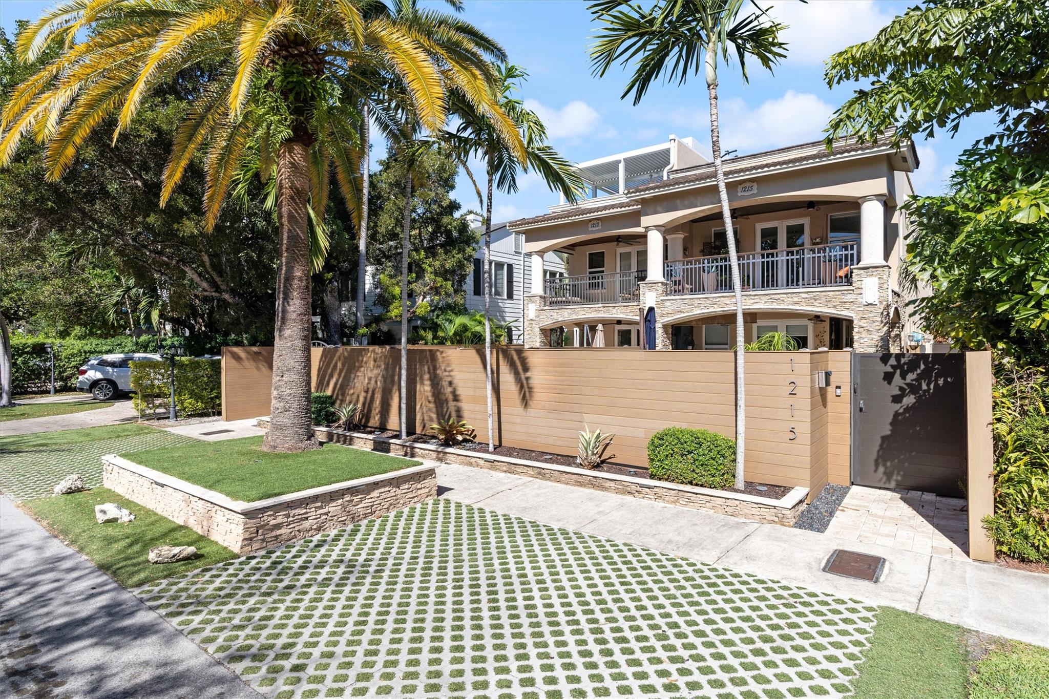 Canary Palm - Residential