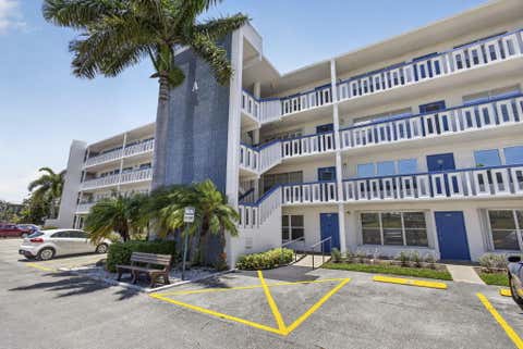 Photo of 308 Greenbrier A, West Palm Beach, FL 33417 (MLS # B26040245)