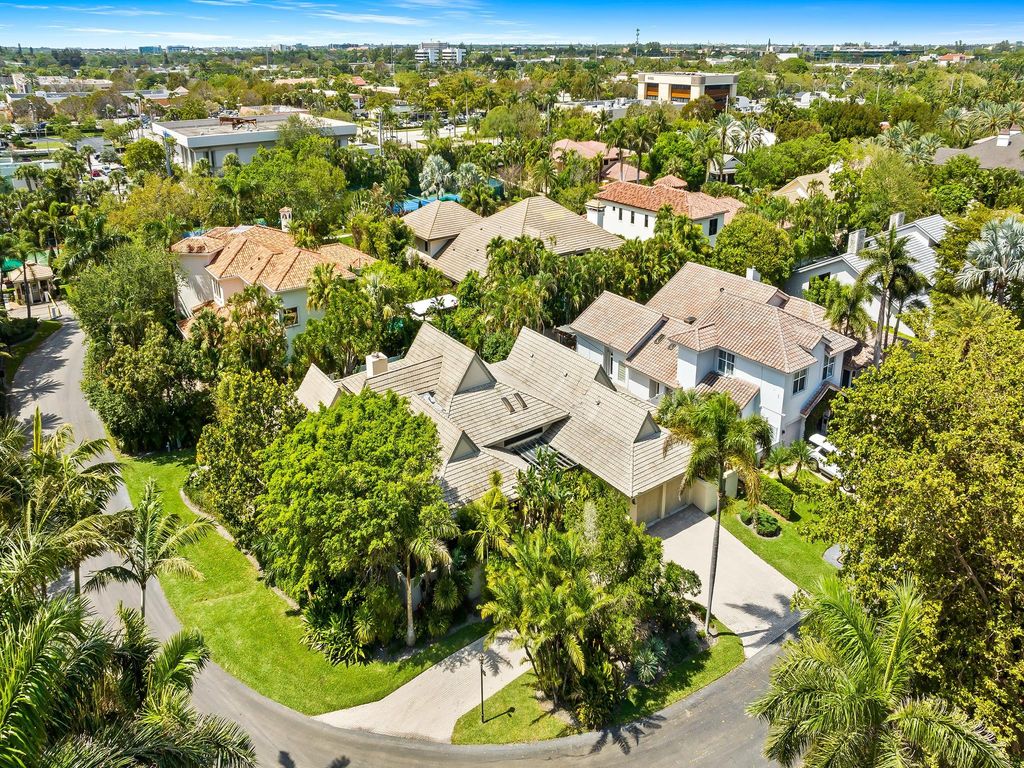 Photo of 4001 Ibis Point Circle, Boca Raton, FL 33431 (MLS # F10429319)