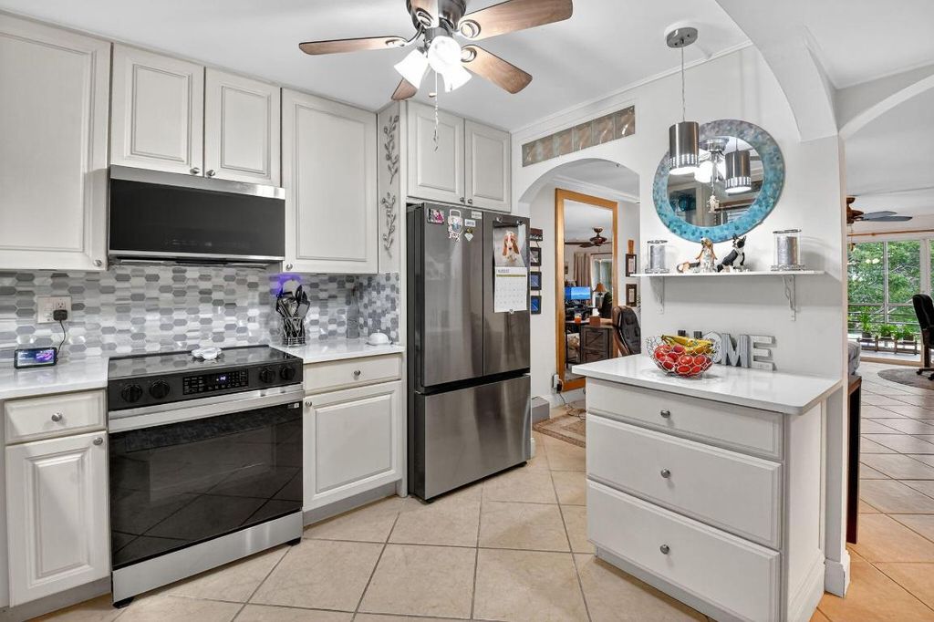 Photo of 769 Jeffery Street #2-203, Boca Raton, FL 33487 (MLS # R11118095)