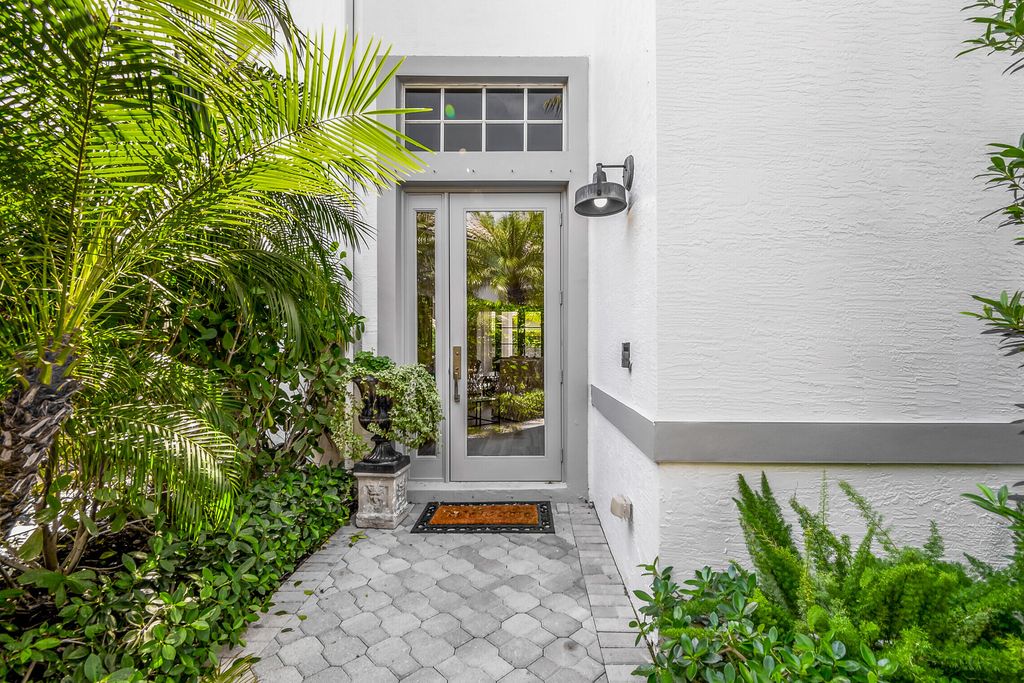 Photo of 2427 Players Court, Wellington, FL 33414 (MLS # B26012314)