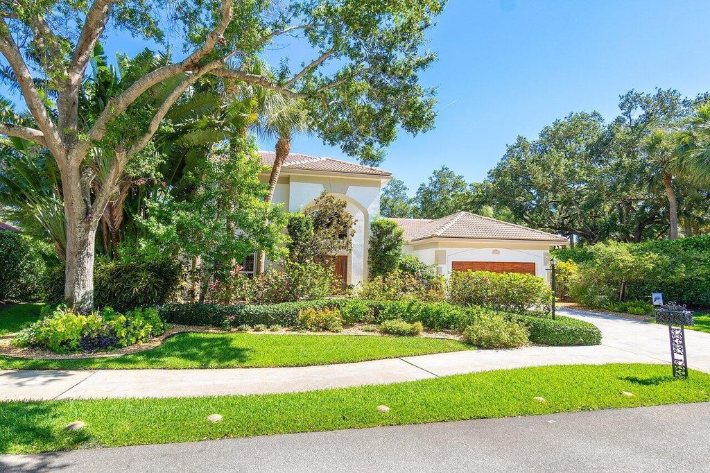 Photo of 2680 Devon Court, Delray Beach, FL 33445 (MLS # R10989796)