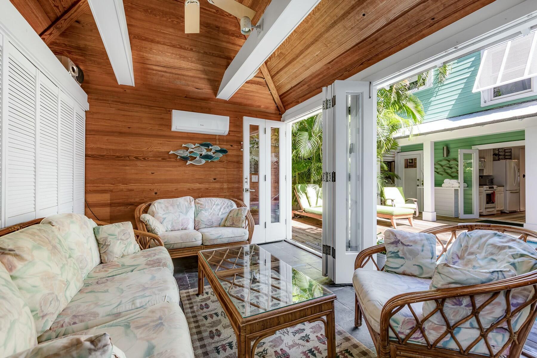 Old Town- Unrecord (1.0) - Residential