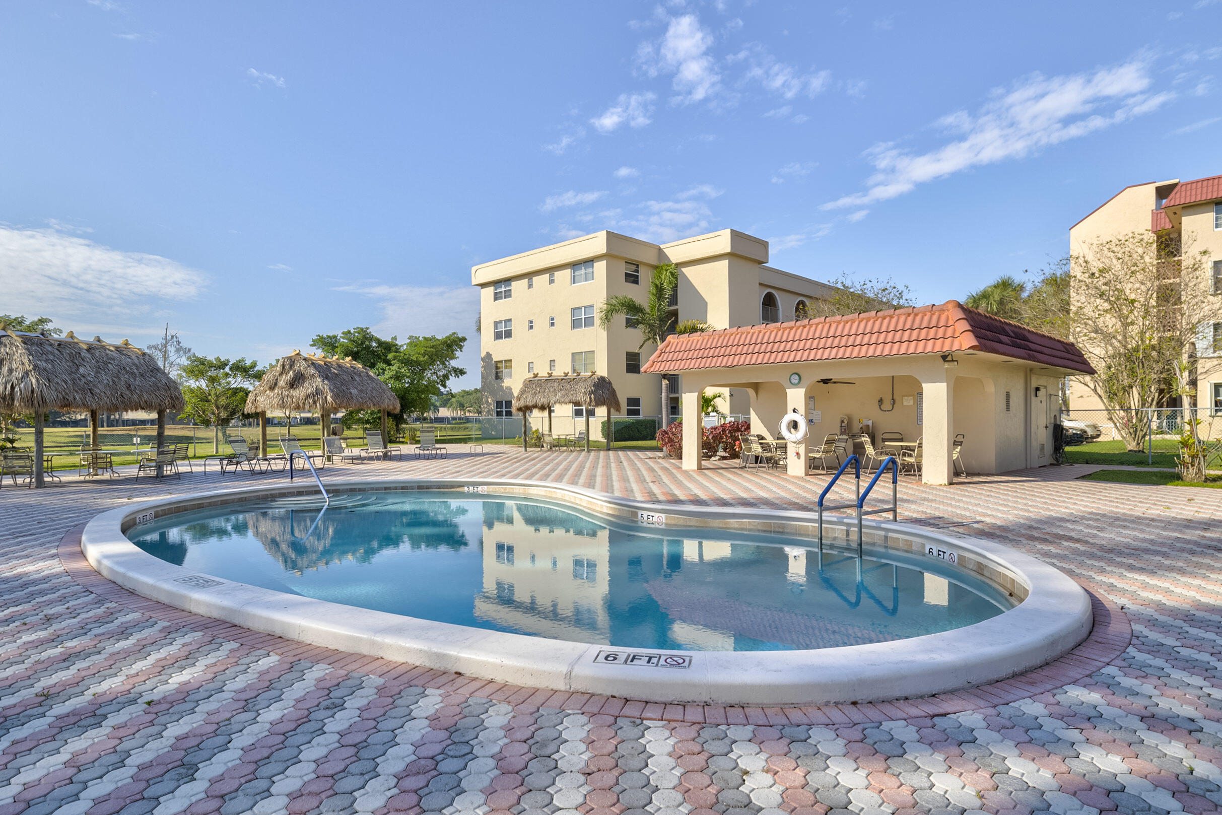 HOLIDAY SPRINGS VILLAGE 1 CONDO - Residential