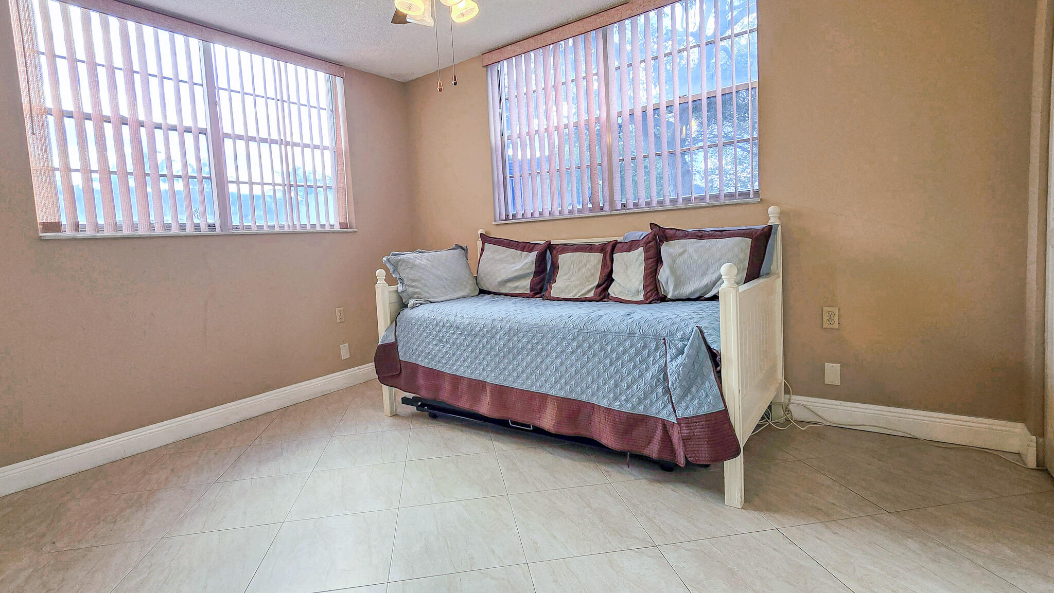 HOLIDAY SPRINGS VILLAGE 1 CONDO - Residential