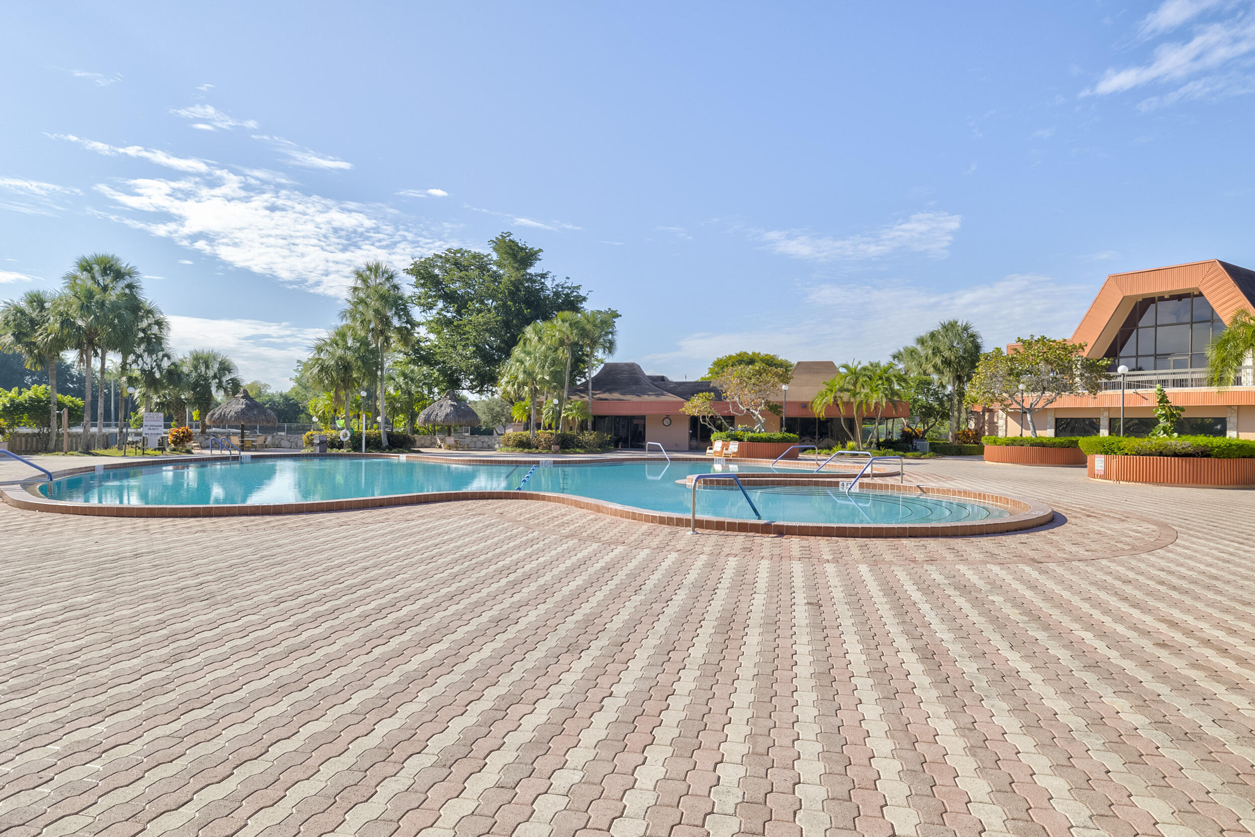 HOLIDAY SPRINGS VILLAGE 1 CONDO - Residential