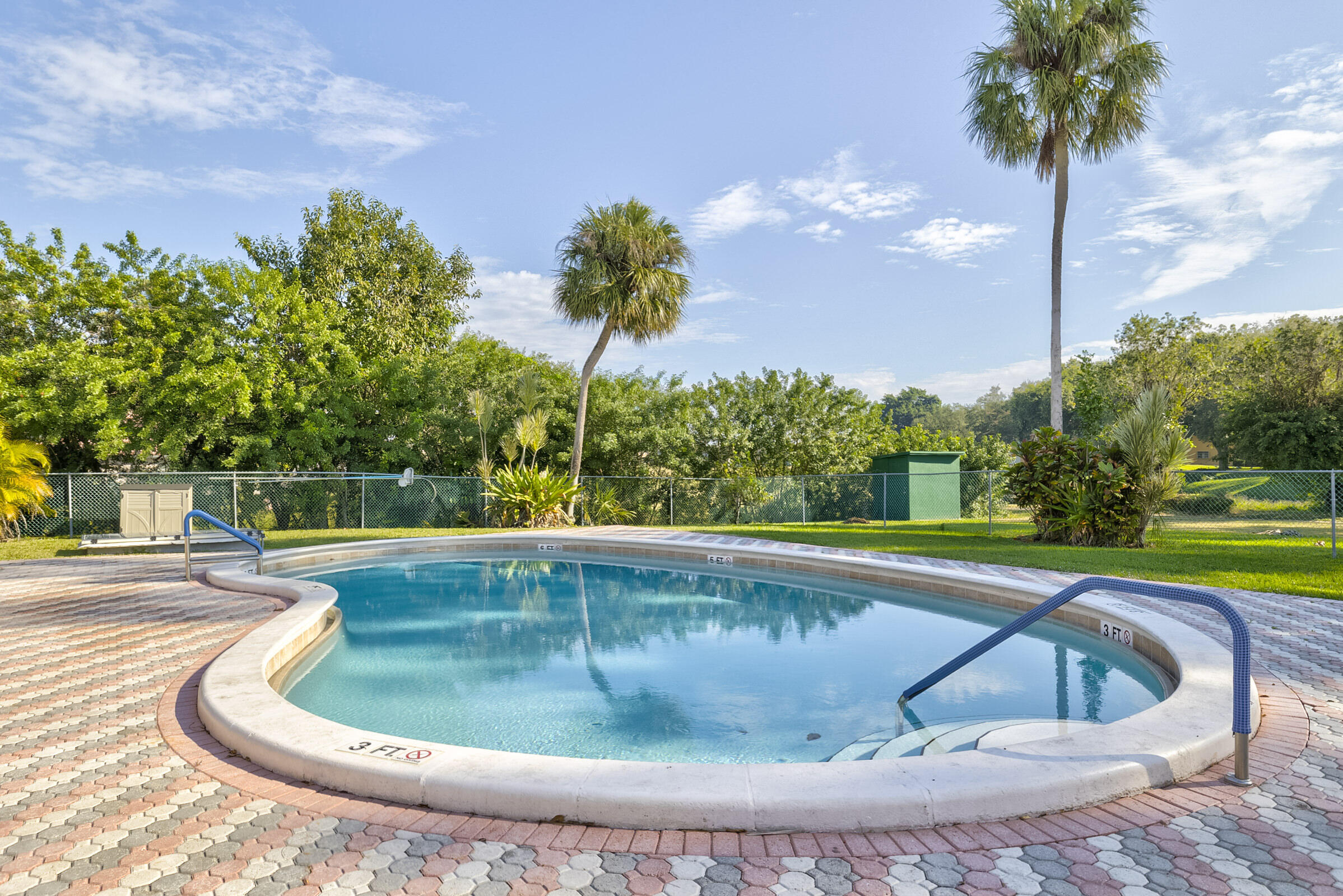 HOLIDAY SPRINGS VILLAGE 1 CONDO - Residential