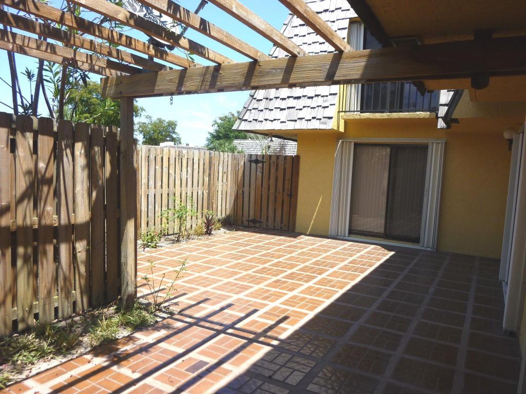 OAKWOOD LAKES CONDO - Residential Lease