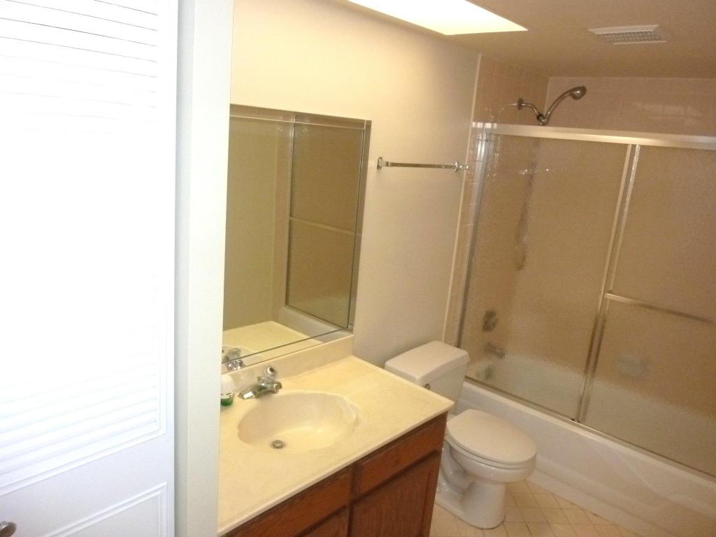 OAKWOOD LAKES CONDO - Residential Lease