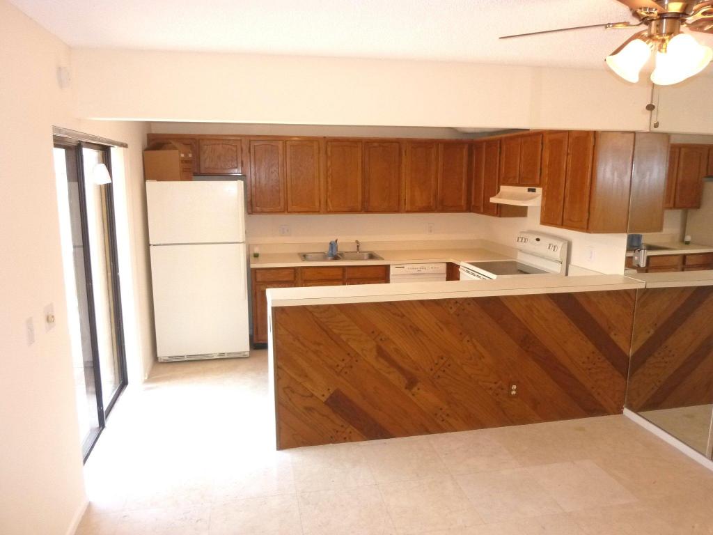 OAKWOOD LAKES CONDO - Residential Lease