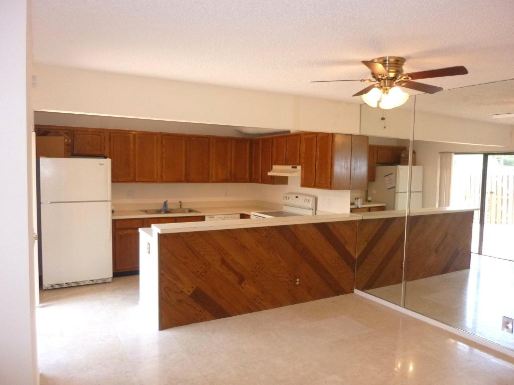 OAKWOOD LAKES CONDO - Residential Lease