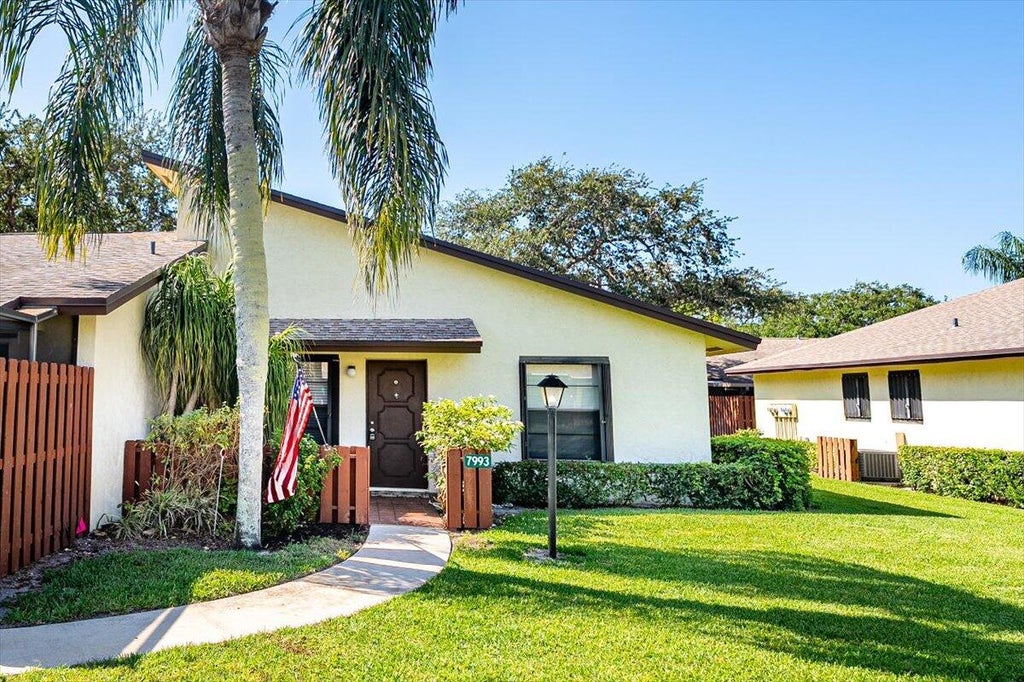Photo of 7993 SE Villa Circle, Hobe Sound, FL 33455 (MLS # R11091298)