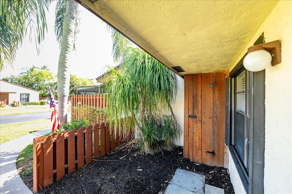 7993 SE Villa Circle