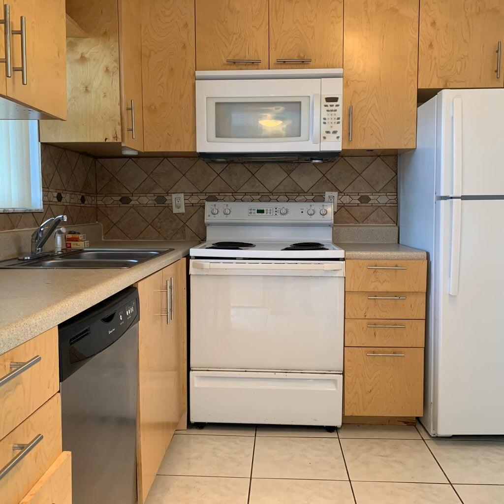 9355 SW 8th Street 208