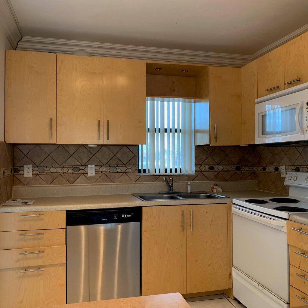 9355 SW 8th Street 208