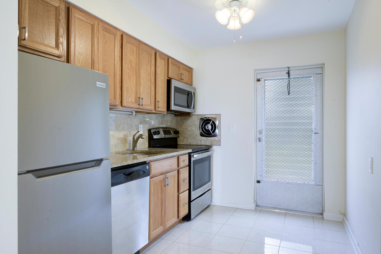 Photo 4 of 14 of 728 Ridge Road 21 condo