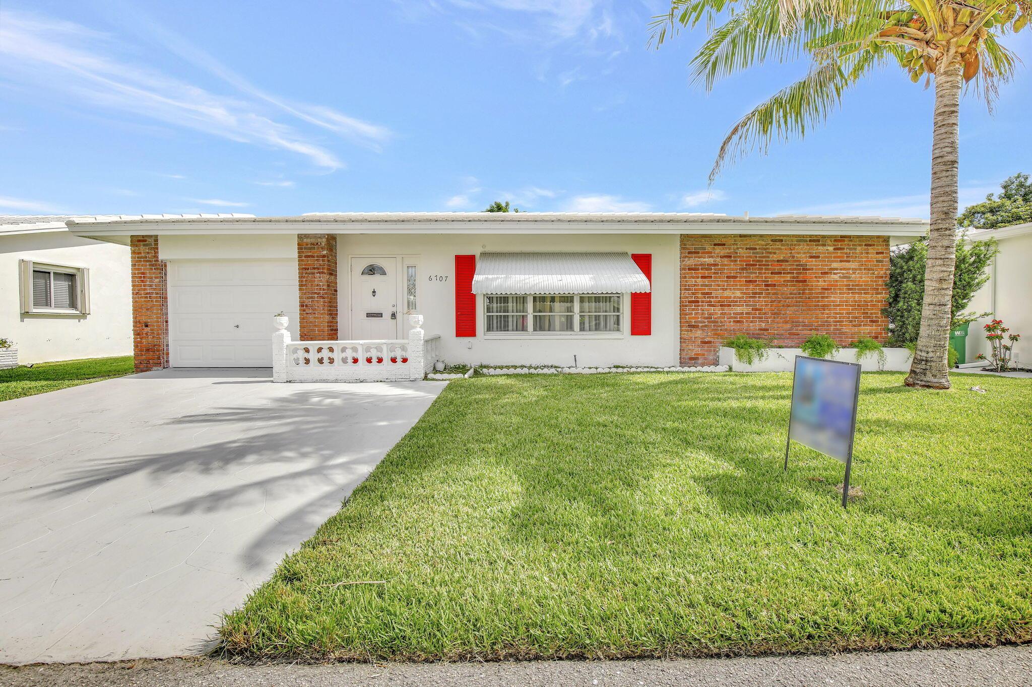 QUIET & WELL MAINTAINED 55+ COMMUNITY. HOA FEES PAID BY OWNER. BENEFITS INCLUDE PRESSURE CLEANING OF BOTH EXTERIOR OF HOME & CONCRETE TILE ROOF & PAINTING OF BOTH. HOA ALSO CUTS GRASS & MAINTAINS AUTOMATIC SPRINKLER SYSTEM WITH WATER FROM CANALS SAVING TENANT MONEY ON THEIR WATER BILLS. TENANT ALSO HAS ACCESS TO ACTIVE COMMUNITY CLUBHOUSE & USE OF COMMUNITY POOL (LOCATED ONE BLOCK NORTH ON NW 70 AVENUE). OWNER HAS MAINTAINED HOME WITH NEW ROOF (02/23), NEW CENTRAL A/C SYSTEM 2023, UPGRADED KITCHEN CABINETS & NEW KITCHEN COUNTER TOPS. NEW HOT WATER HEATER, UPGRADED ELECTRICAL SYSTEM (2023).SPLIT BEDROOM PLAN, KING SIZE PRIMARY (ADJOINING UPDATED BATH & WALK IN CUSTOM CLOSET). UPDATED SECOND FULL BATH. L SHAPED COVERED & FULLY SCREENED PATIO (30 FEET LONG) FOR YOUR OUTDOOR ENTERTAINING!!!