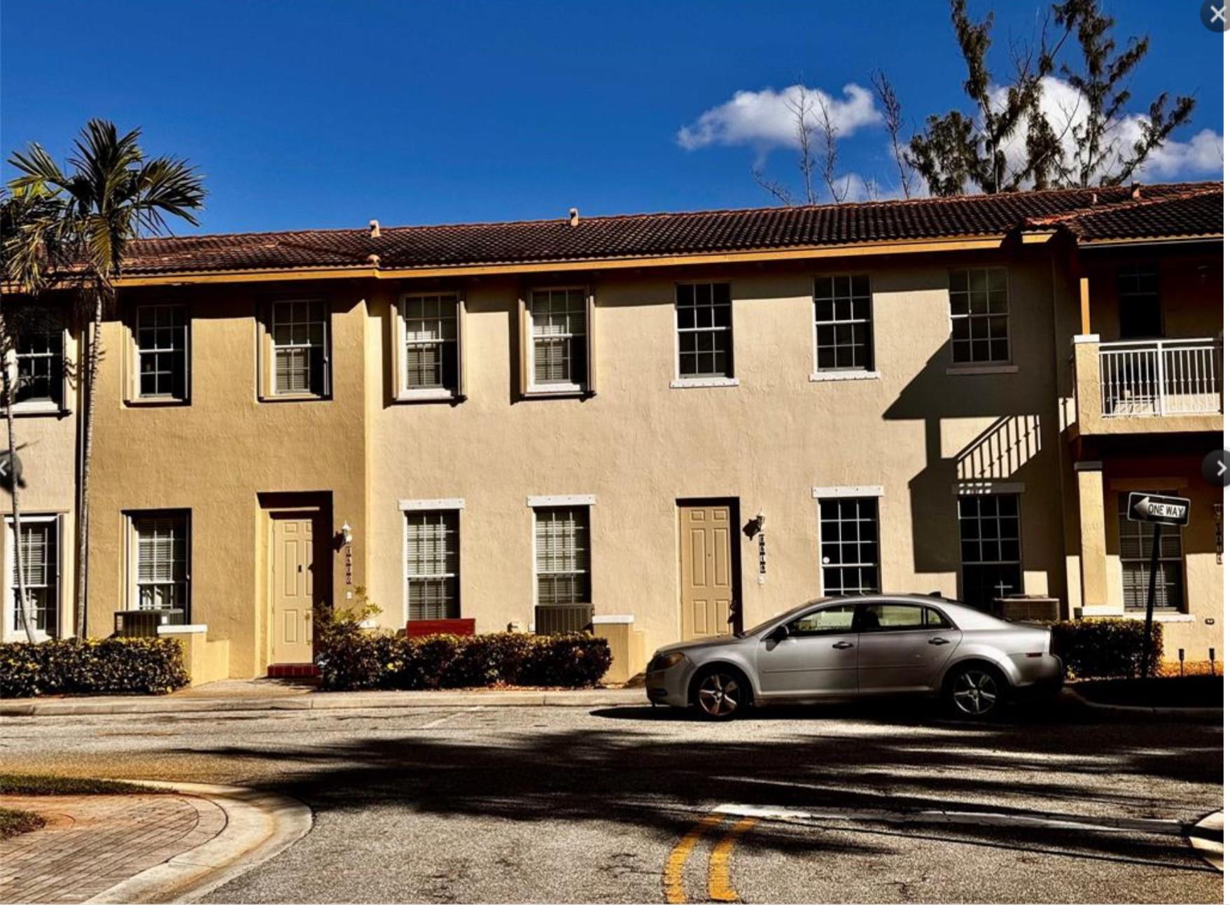 2518 NW 4th St