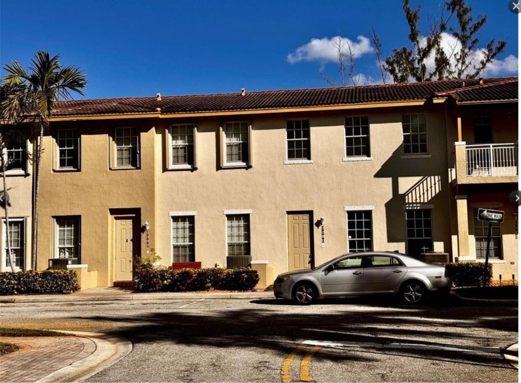 Photo of 2518 NW 4th Street, Boynton Beach, FL 33426 (MLS # F10503147)
