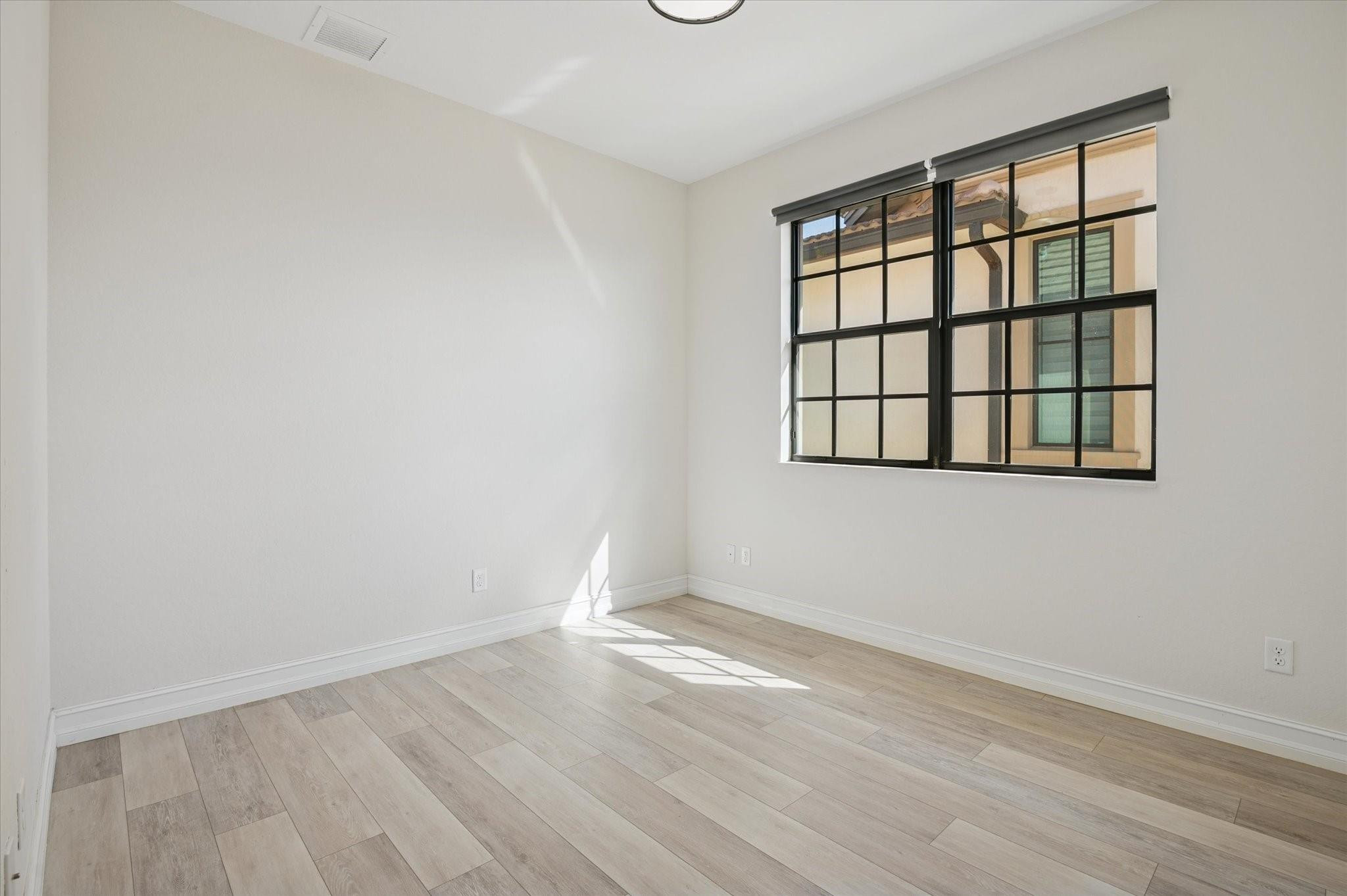 Bruschi Prop 180-105 B - Residential